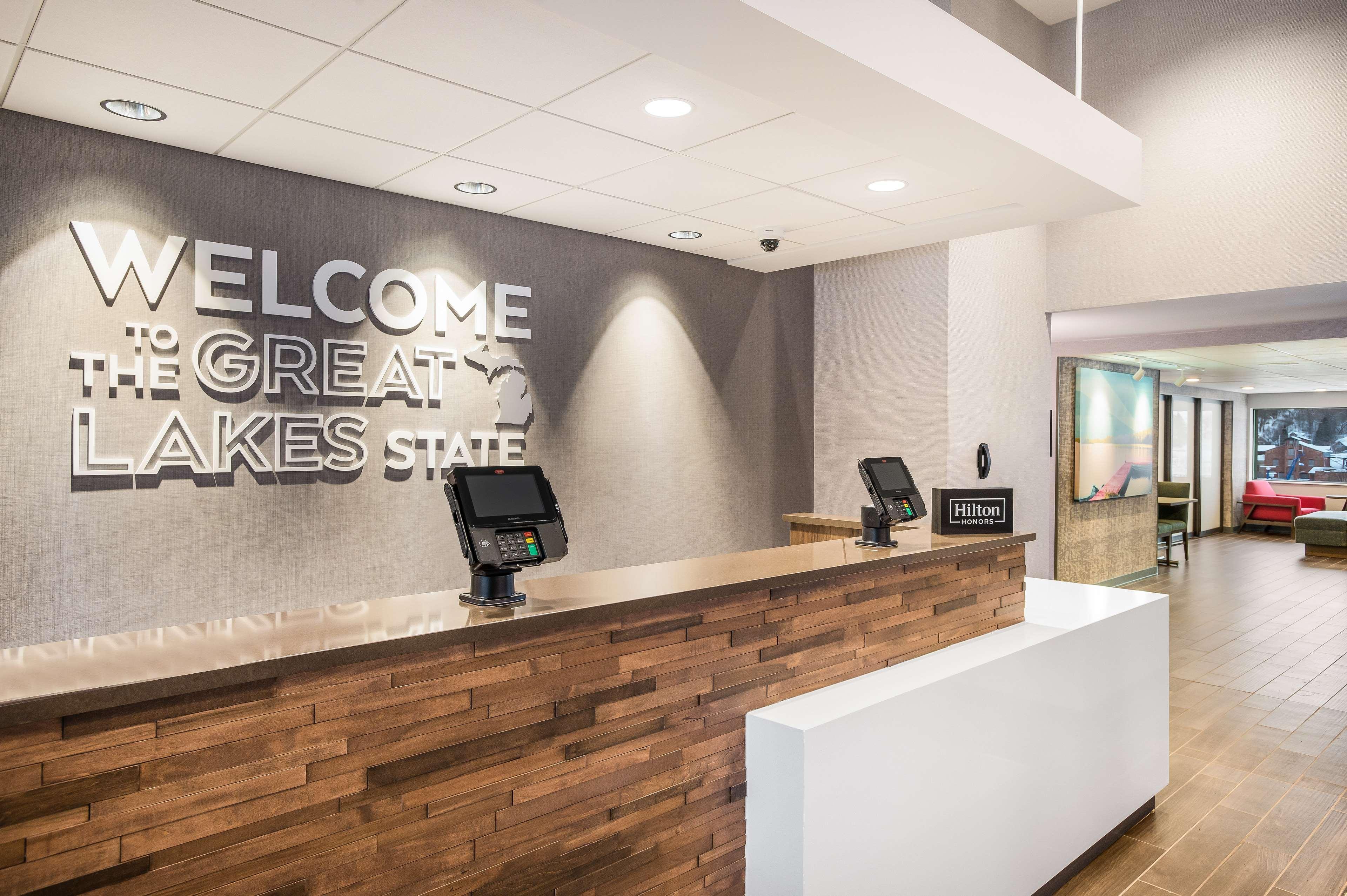 Hampton Inn & Suites Хоутон Экстерьер фото